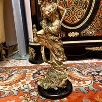 Splendida grande scultura Tyche dea della Fortuna