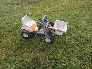 trattore peg Perego con pedali