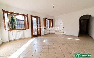 BILOCALE SU DUE LIVELLI A MEINA