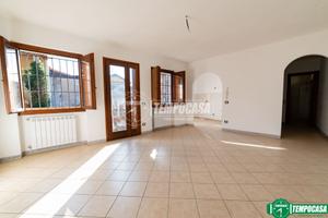 BILOCALE SU DUE LIVELLI A MEINA