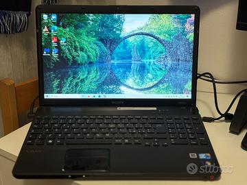 PC VAIO SONY (FUNZIONANTE SOLO CON CARICABATTERIA)