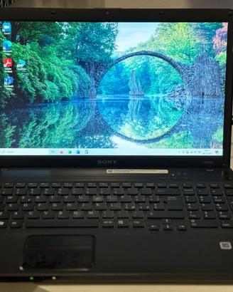 PC VAIO SONY (FUNZIONANTE SOLO CON CARICABATTERIA)