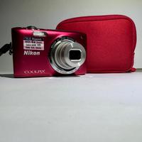 Fotocamera digitale Nikon Coolpix 2750 rossa