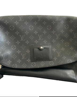 Borsa Voyager uomo Louis Vuitton mai indossata