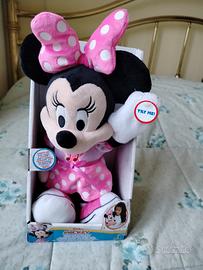 Peluche Minnie musicale e con luci