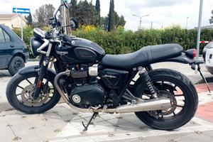 Street twin