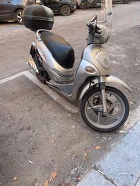 people 125 grigio anno 2006