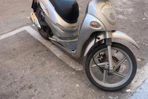 people 125 grigio anno 2006