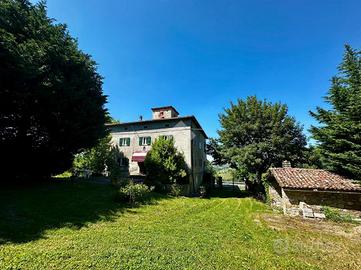 VILLA SINGOLA A PAVULLO NEL FRIGNANO