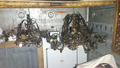 2 LAMPADARI IN FERRO BATTUTO DA 11 E 6 LUCI