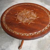 Tavolino rotondo etnico