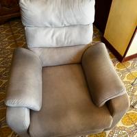 Poltrona beige elettrica reclinabile antimacchia
