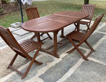 Tavolo da giardino allungabile e sedie pieghevoli