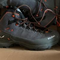 Scarponi trekking Salewa 44½ quasi nuovi