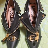 Décolleté Moschino