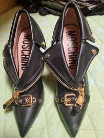 Décolleté Moschino