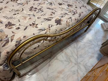 Letto in ottone
