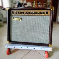 Amplificatore per chitarra acustica Laney LA30