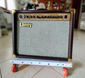 Amplificatore per chitarra acustica Laney LA30
