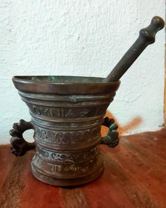 mortaio in bronzo.