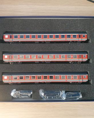 Set tre carrozze MDVE Vitrains art 1049 illuminate