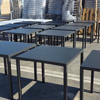 Tavoli con sistema autolivellante