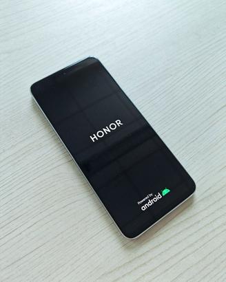 Smartphone Honor X8 con kit accessori completo