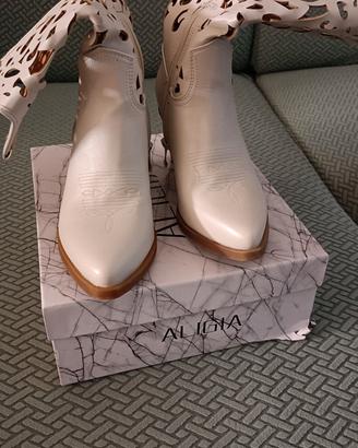 Stivali donna cowboy colore panna 