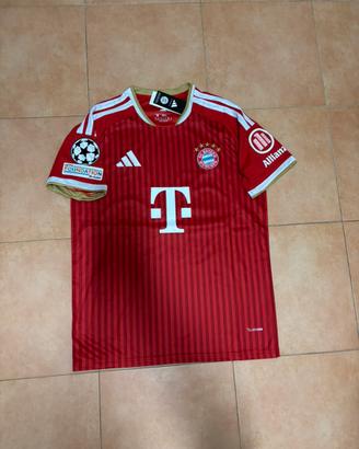 Maglia Olise Bayern Monaco e pantaloncini