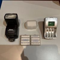 FLASH NIKON SPEEDLIGHT SB-700 + BATTERIE ENELOOP