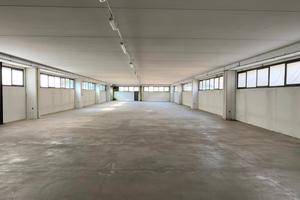 Capannone/laboratorio su 3 livelli di 2500 mq