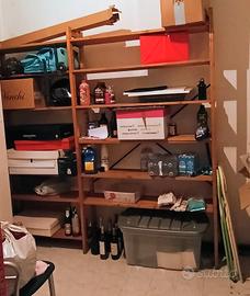 Scaffali in legno 213x210cm. IN TRATTATIVA 