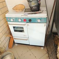 cucina a gas tre fuochi piu piastra elettrica