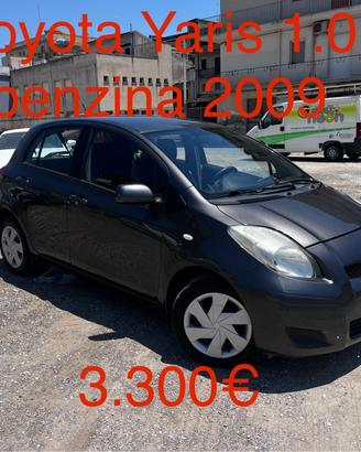 Toyota Yaris 1.0 benzina clima 5porte