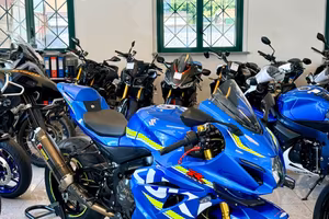 SUZUKI GSX R 1000 R FINANZIABILE SCARICO AKRAPOVIC