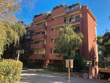 Camera con bagno privato in appartamento condiviso