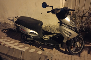 Scooter pedalata assistita