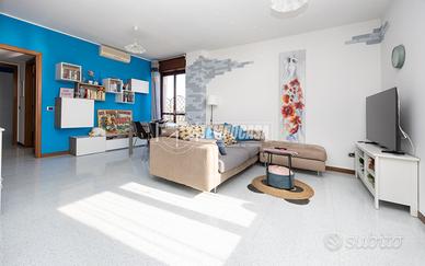 Bilocale in buono stato, contesto di poche famigli