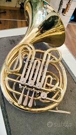 Corno professionale Holton H-378