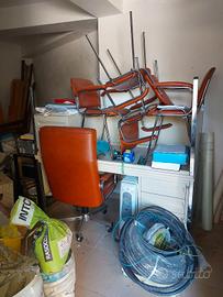 poltrone e tavolo per ufficio 