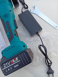 Smerigliatrice a batteria con diverse velocità 
