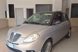 Lancia Ypsilon 1.3 MJT 75 CV Platino