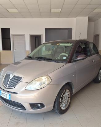Lancia Ypsilon 1.3 MJT 75 CV Platino
