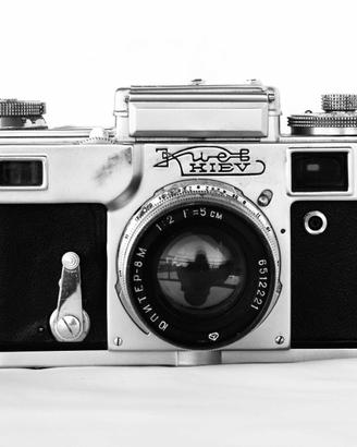 Fotocamera Kiev con obiettivo