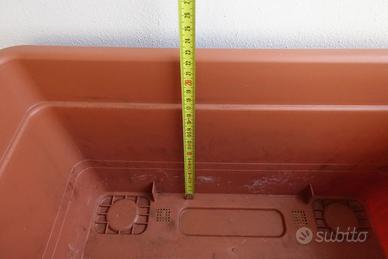Coppia di fioriere vasi in plastica terracotta