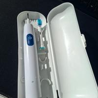 Spazzolino elettrico con ricarica USB-C