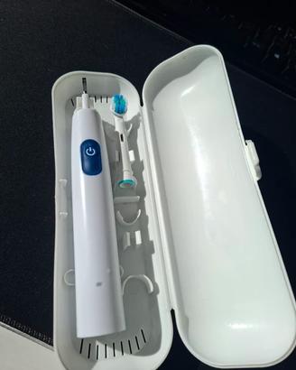 Spazzolino elettrico con ricarica USB-C