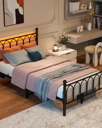 Letto in metallo nero 