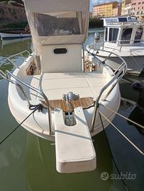 Barca plastimare motore 2800 155cv pronta al prova