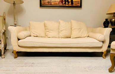 Divano + 1 poltrona + 1 poggiapiedi